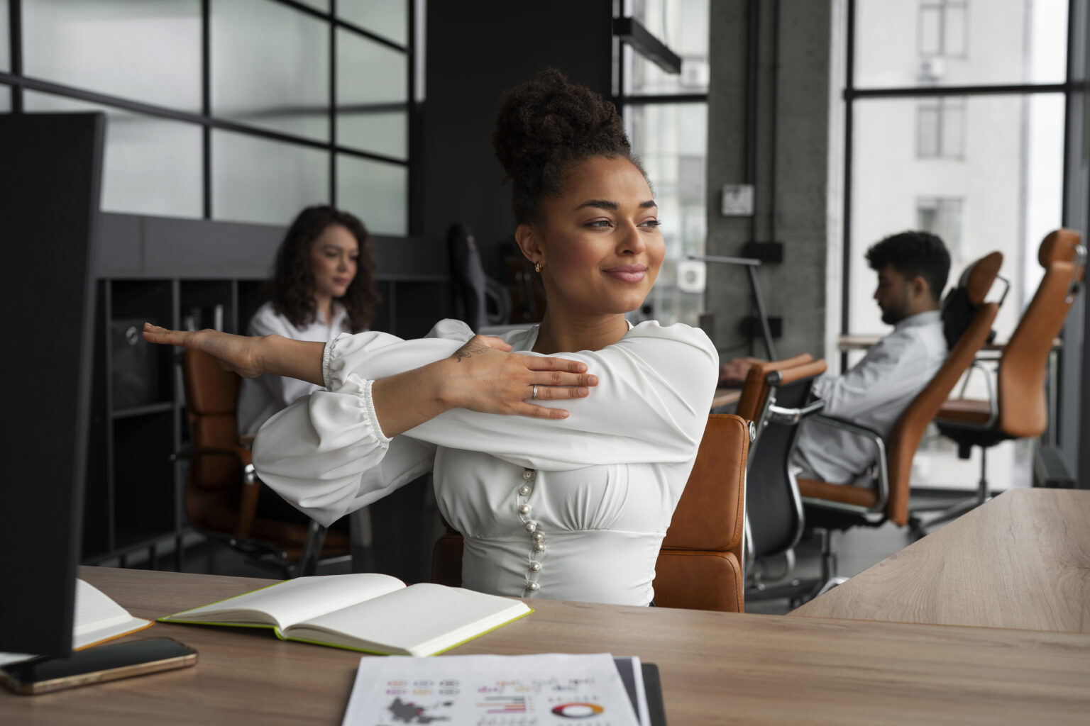 Exercícios Laborais: veja dicas para se exercitar no trabalho
